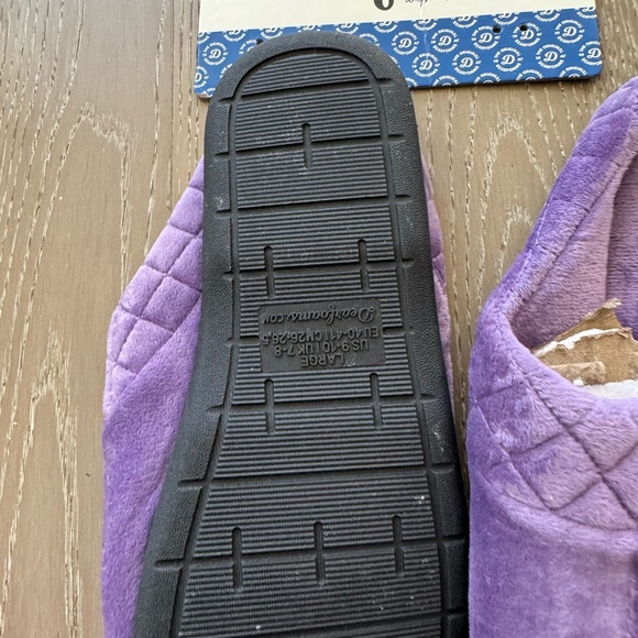 Dearfoams Lavender Quilted Slippers - Picture 2 of 4